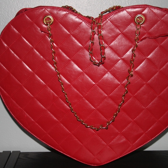 Frederick's of Hollywood Handbags - FREDRICK'S OF HOLLYWOOD HEART PURSE